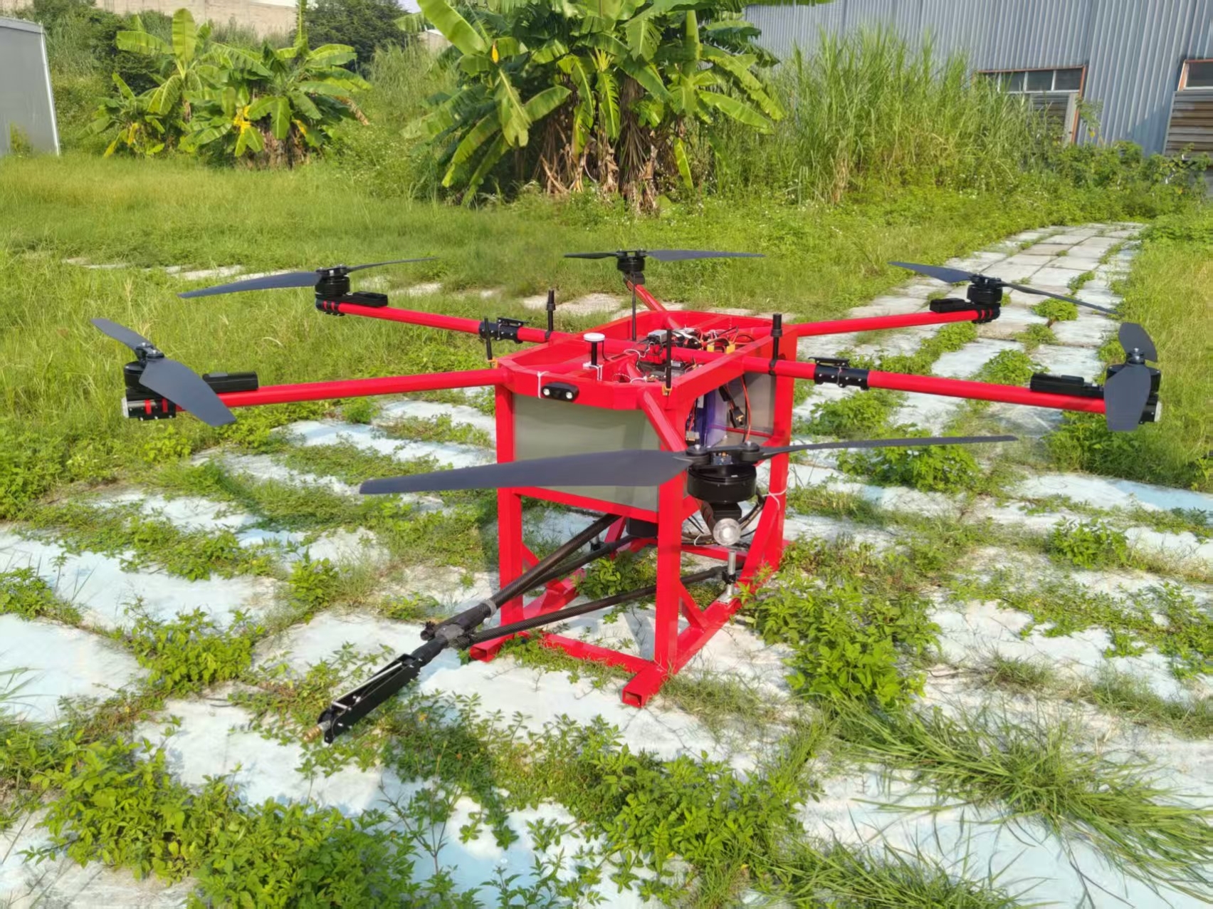 清洗消防两用系留无人机